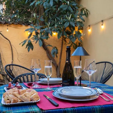 Giardino Dell'apollonia Fra 2 Torri E Sant'orsola アパート *