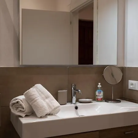 Giardino Dell'apollonia Fra 2 Torri E Sant'orsola * Bolonia