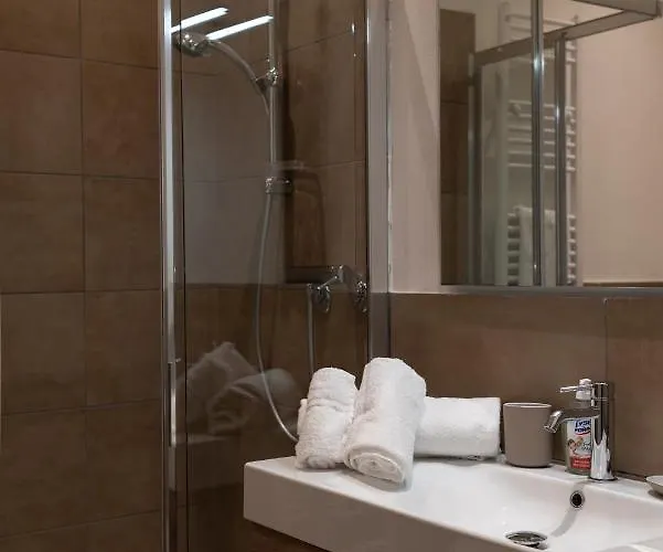 Giardino Dell'apollonia Fra 2 Torri E Sant'orsola